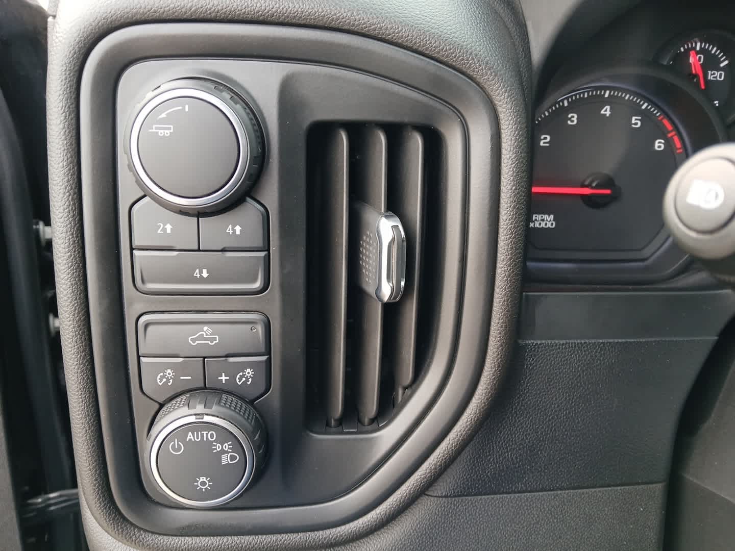 2024 Chevrolet Silverado 2500HD Custom