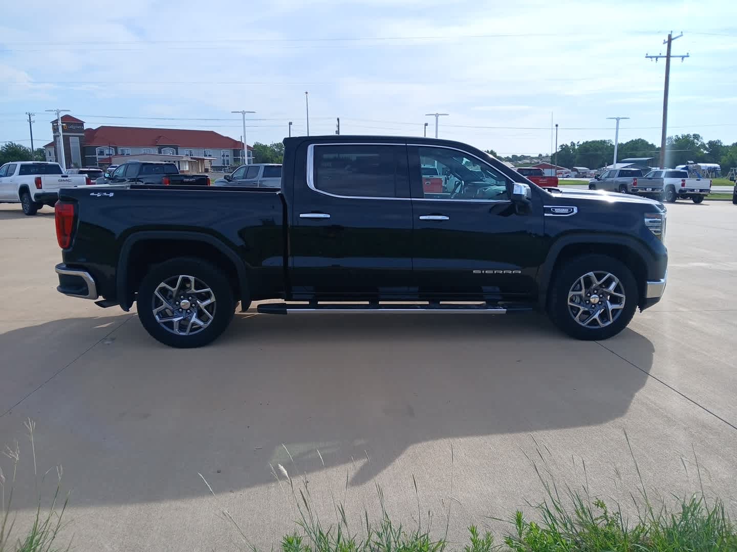 2024 GMC Sierra 1500 SLT