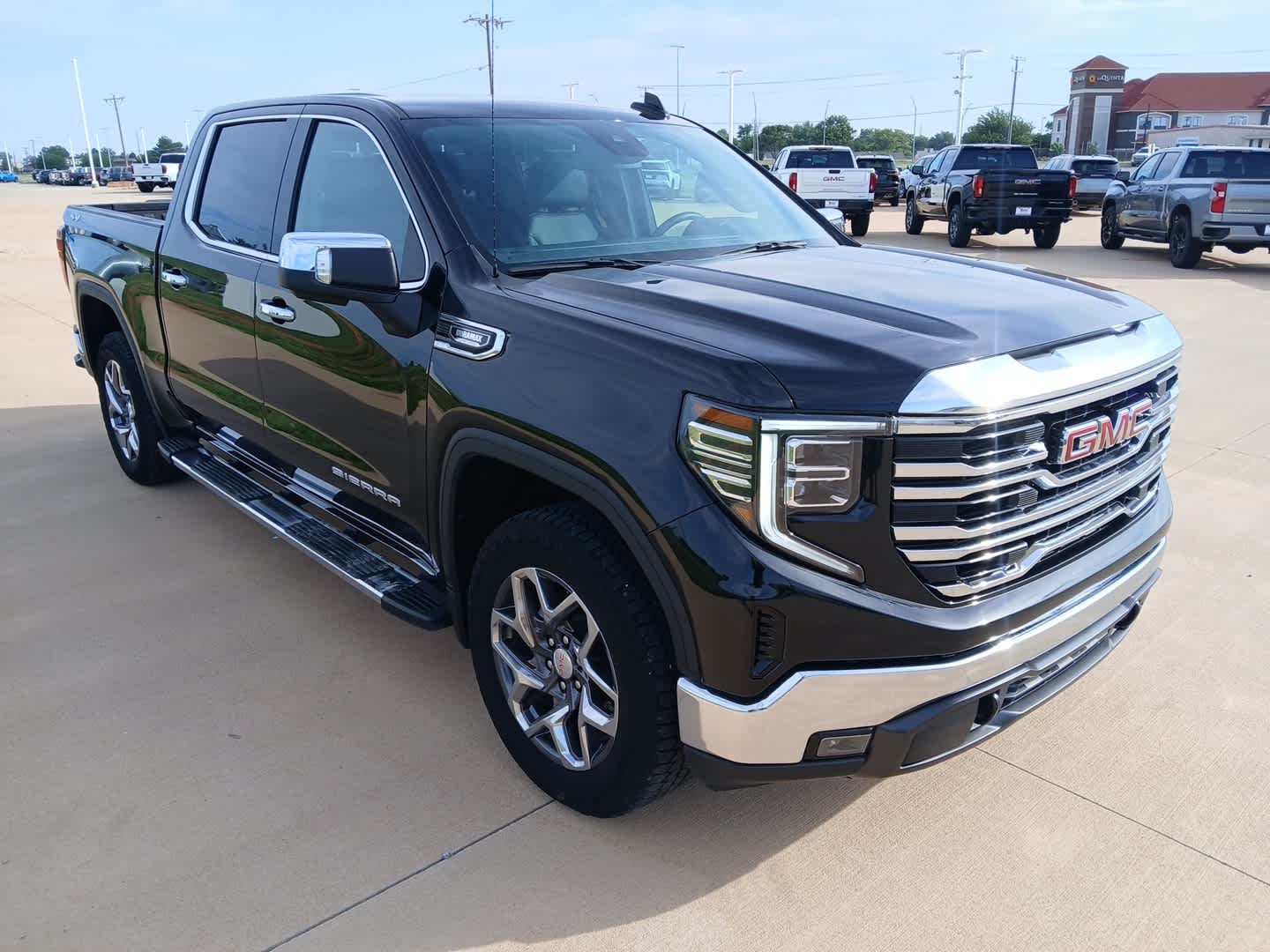 2024 GMC Sierra 1500 SLT