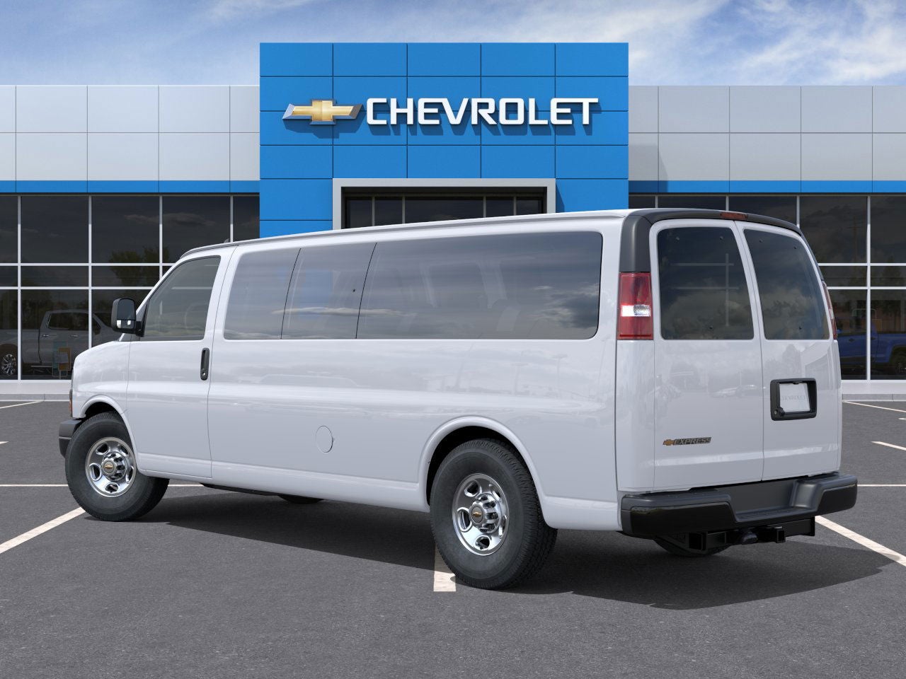 2025 Chevrolet Express Passenger 1LS