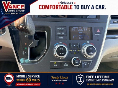 2017 Toyota Sienna XLE Auto Access Seat