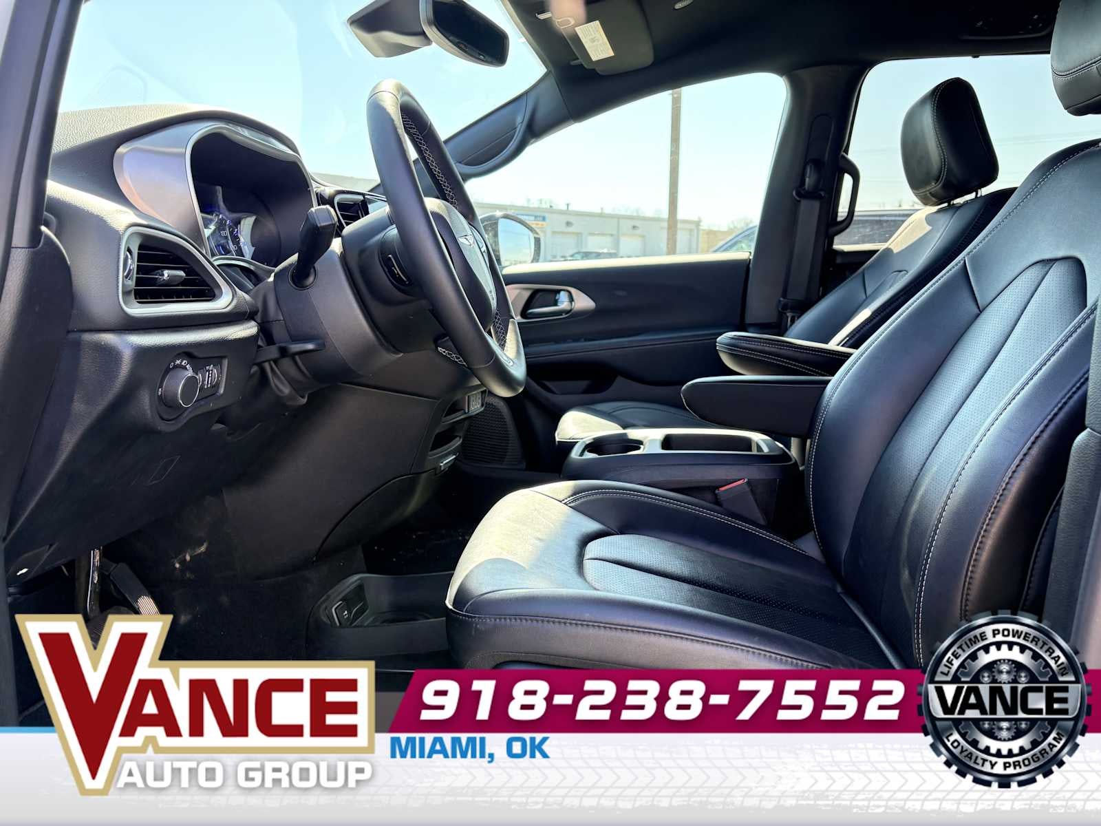 2025 Chrysler Voyager LX