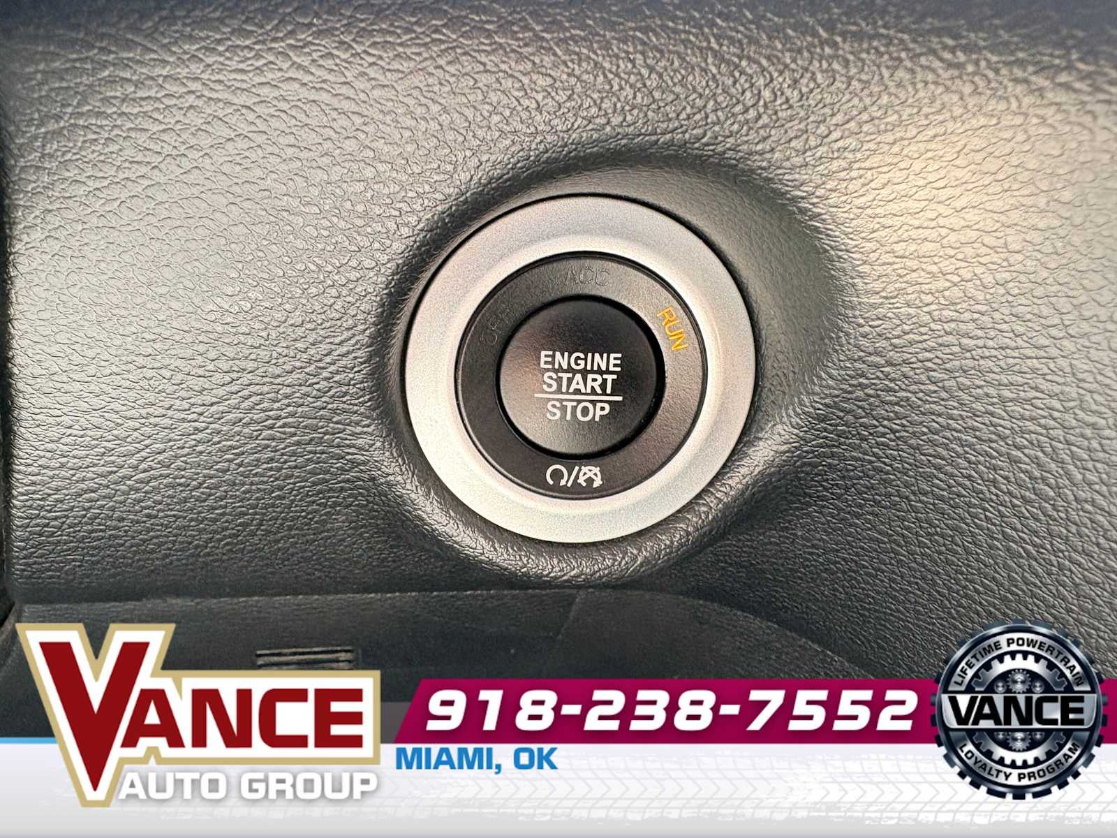 2025 Chrysler Voyager LX