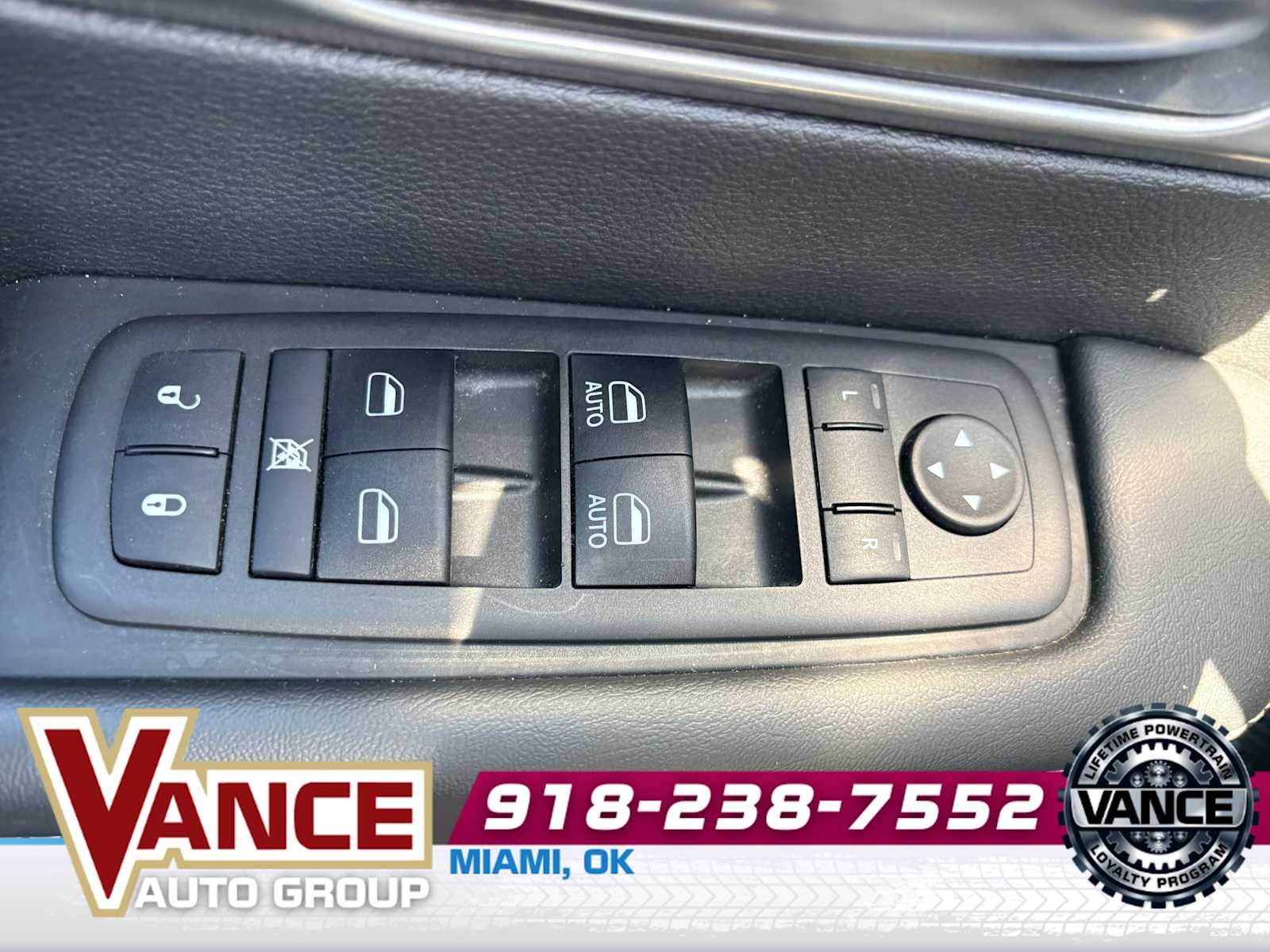 2025 Chrysler Voyager LX