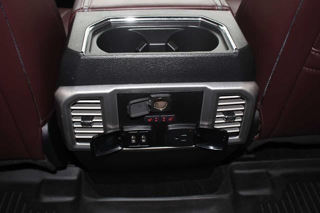 2017 Ford Super Duty F-350 SRW Pickup Platinum