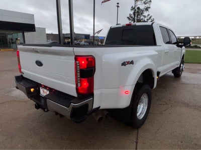 2023 Ford Super Duty F-350 DRW Pickup LARIAT