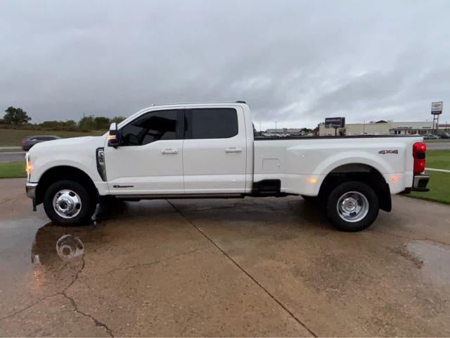2023 Ford Super Duty F-350 DRW Pickup LARIAT