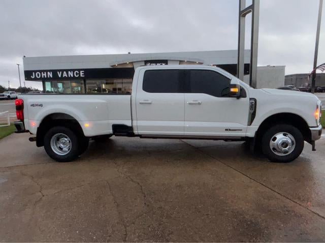 2023 Ford Super Duty F-350 DRW Pickup LARIAT