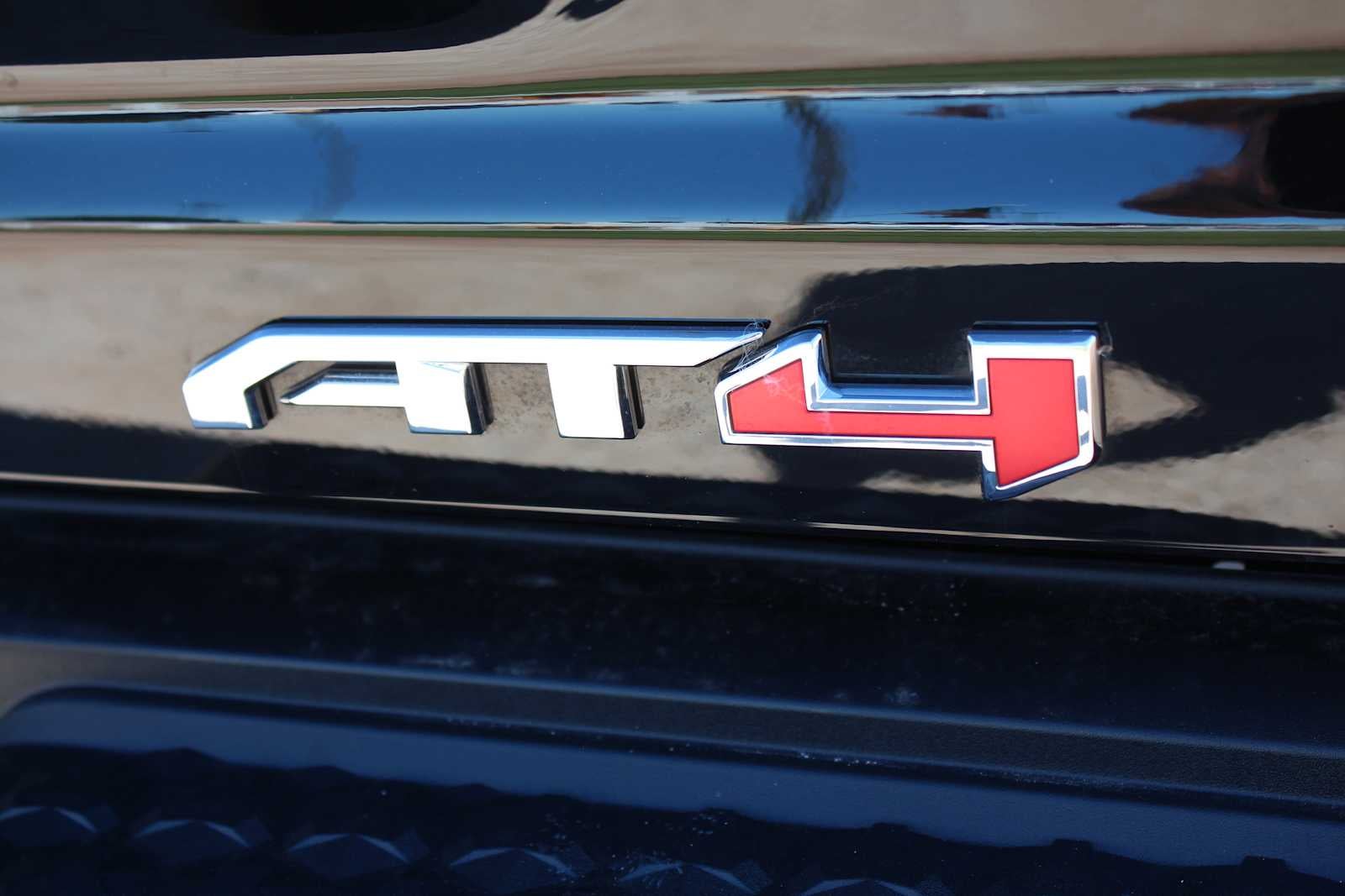 2025 GMC Canyon 4WD AT4