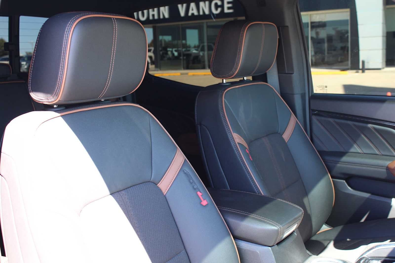 2025 GMC Canyon 4WD AT4