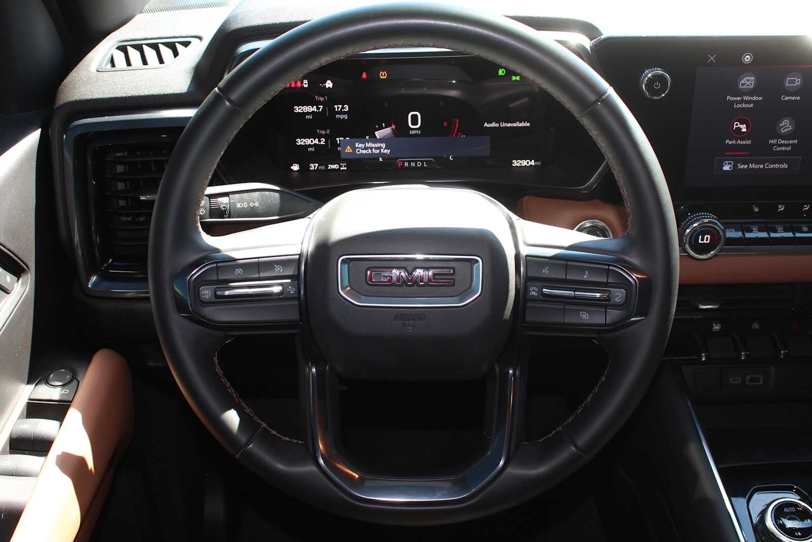 2025 GMC Canyon 4WD AT4