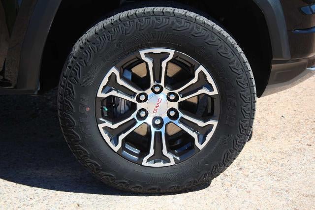 2025 GMC Canyon 4WD AT4