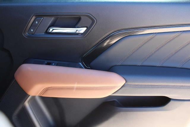 2025 GMC Canyon 4WD AT4