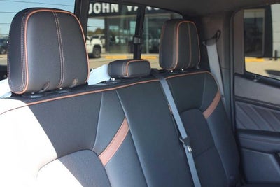 2025 GMC Canyon 4WD AT4