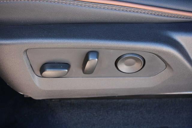2025 GMC Canyon 4WD AT4