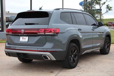 2024 Volkswagen Atlas 2.0T Peak Edition SE w/Technology