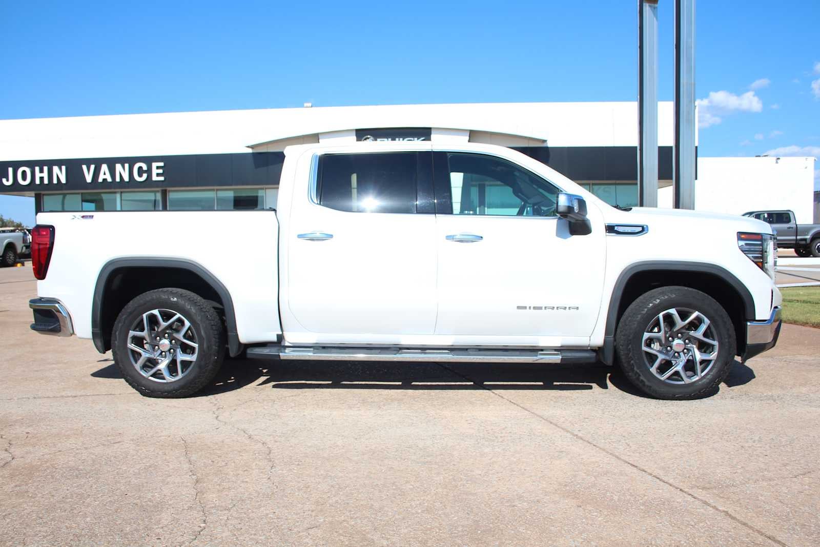 2023 GMC Sierra 1500 SLT